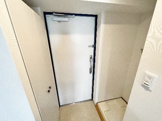 玄関　【女性のお一人暮らしでも安心のセキュリティ♪】