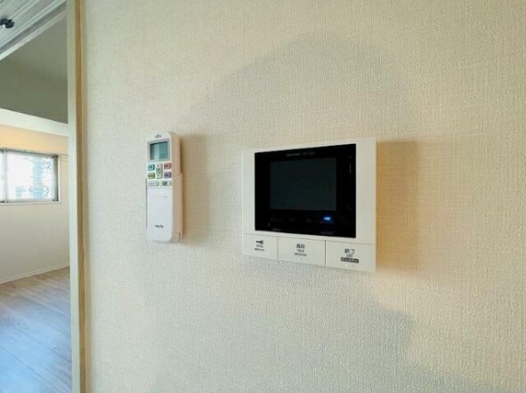 セキュリティ　参考写真（モニター付きインターホン）