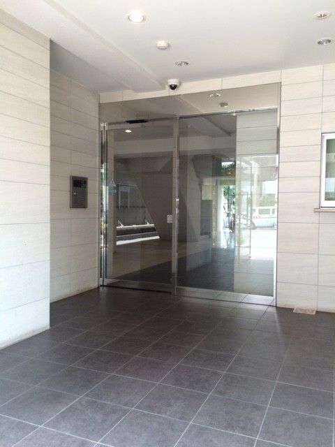 エントランス　建物の内部です