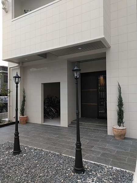 エントランス　名古屋で一番初期費用の安い賃貸専門の不動産会社です(^^)