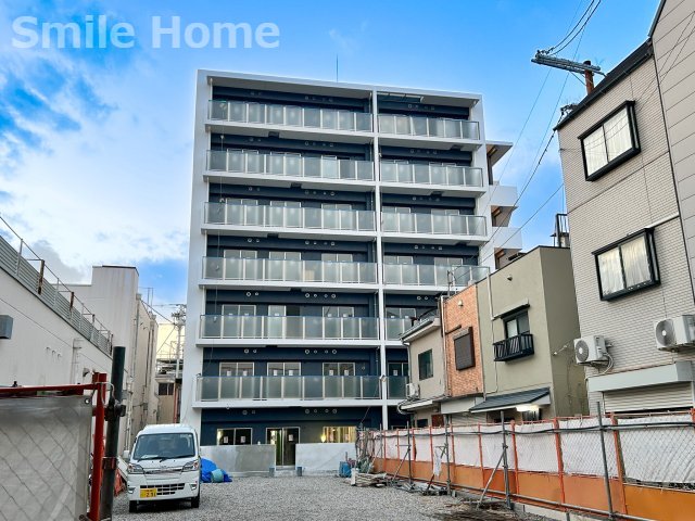建物外観　オートロック・宅配BOX・エレベーター付きマンションです