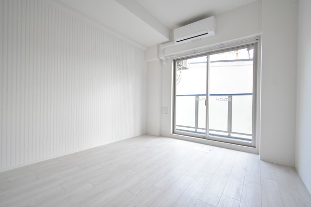 居室・リビング　エアコン付きのお部屋です