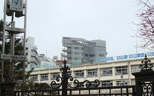 小学校　渋谷区立千駄谷小学校（小学校）まで448m