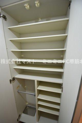 玄関　※建物内別間取参考写真