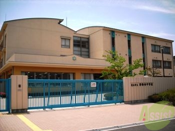 中学校　彩都西中学校（中学校）まで1334m