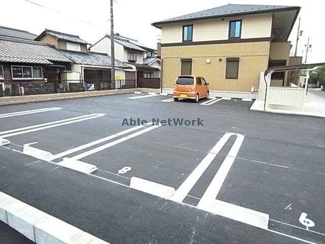 駐車場　駐車場