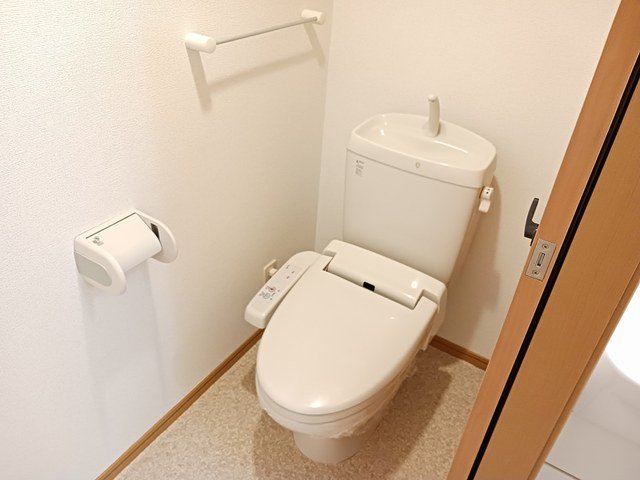 トイレ　清潔感のあるトイレです
