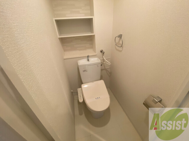 トイレ　こちらはトイレです。清潔感があり、安心して使用できます。