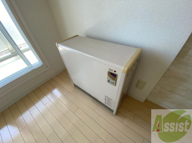 その他設備　電気暖房がありました～。寒い日も安心ですね～。