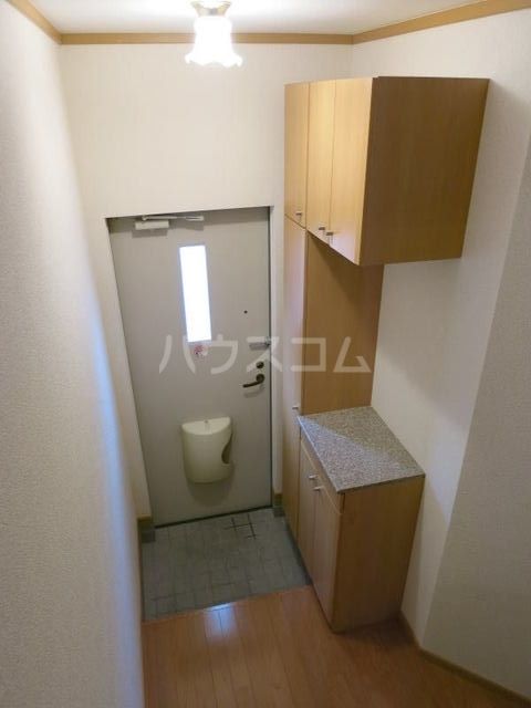 クレストールAの玄関写真