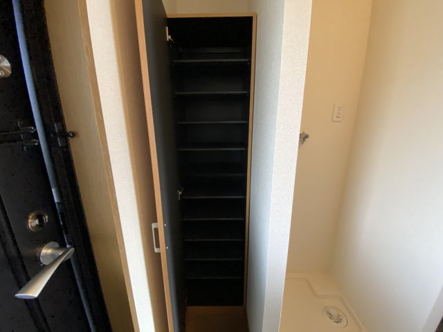 収納　シューズボックス