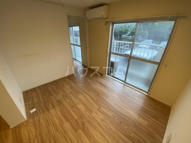 コーポいちかわの居間写真
