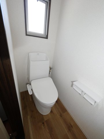トイレ　トイレ新品交換済み、気持ちいいです