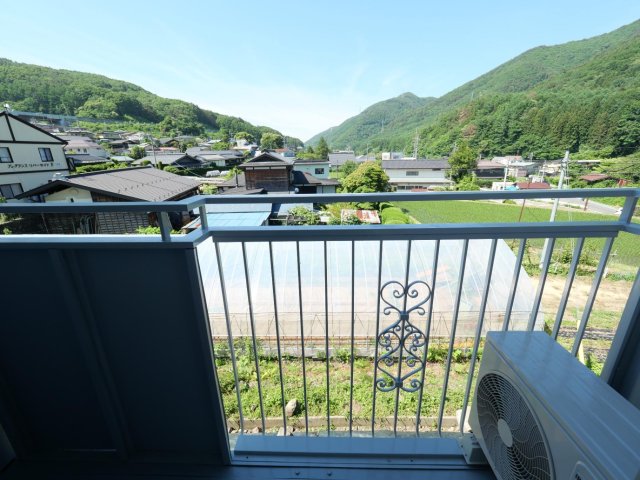バルコニー　洗濯物もたくさん干せます