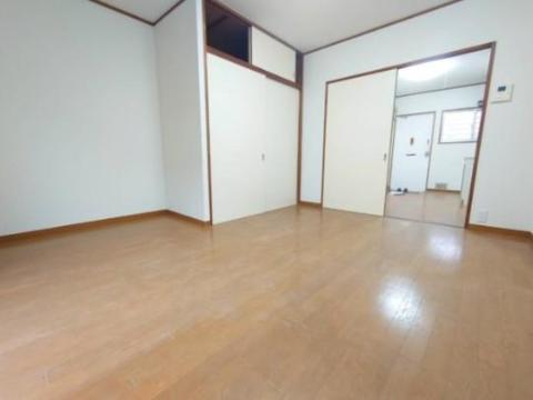 居室・リビング　室内