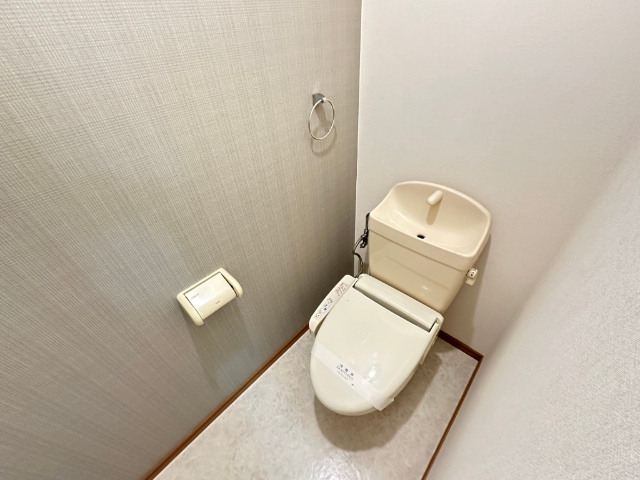 トイレ　温水洗浄便座