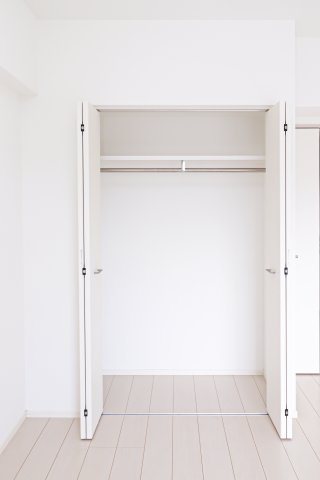 収納　別号室（反転タイプ）のものになります。現状優先。