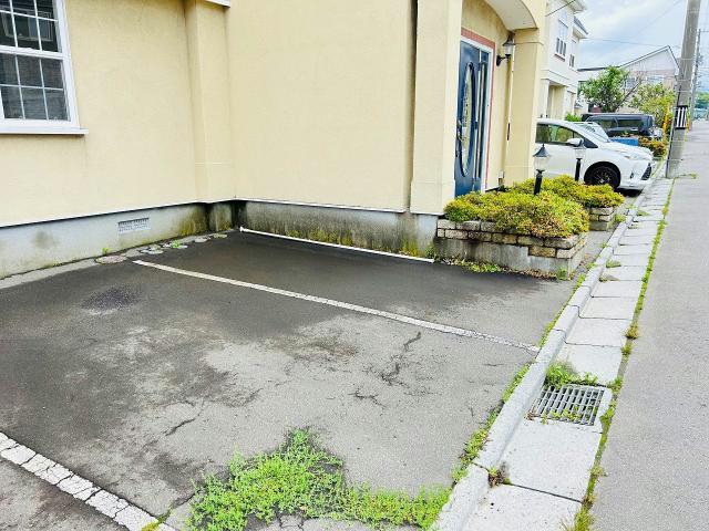 駐車場　駐車場