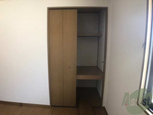 収納　洋室のクローゼットです。お洋服や荷物はここへ