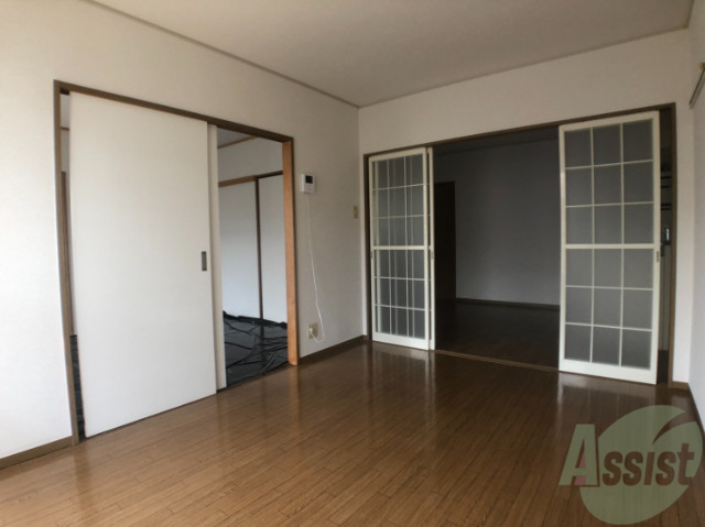 その他部屋・スペース　ベランダ側から洋室を撮影しました。家具をどう置こうかな～。