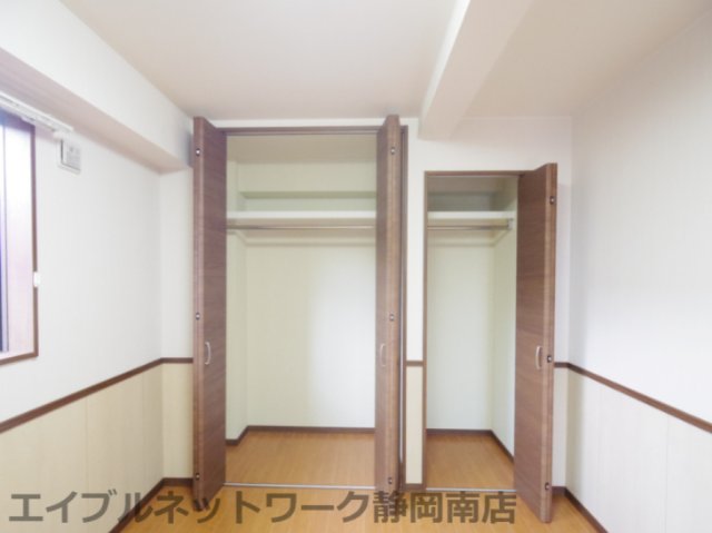 玄関　収納もある玄関です