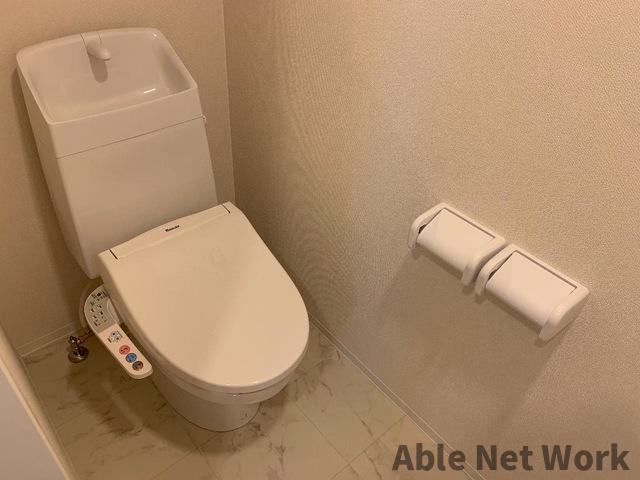 トイレ　温水洗浄便座