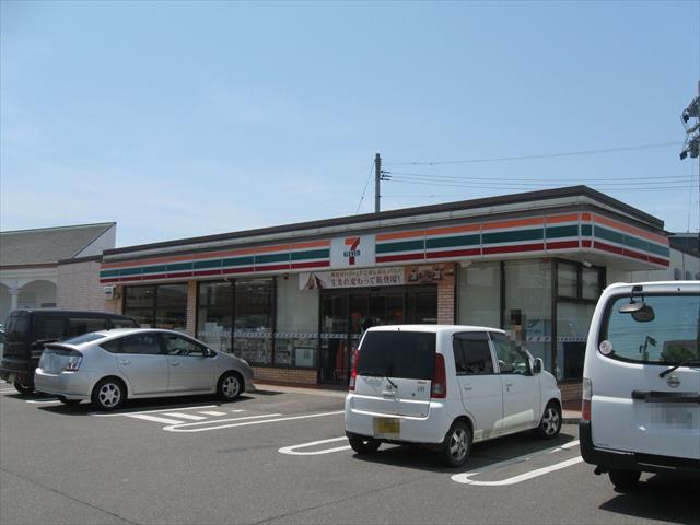 コンビニ　セブンイレブン（コンビニ）まで463m
