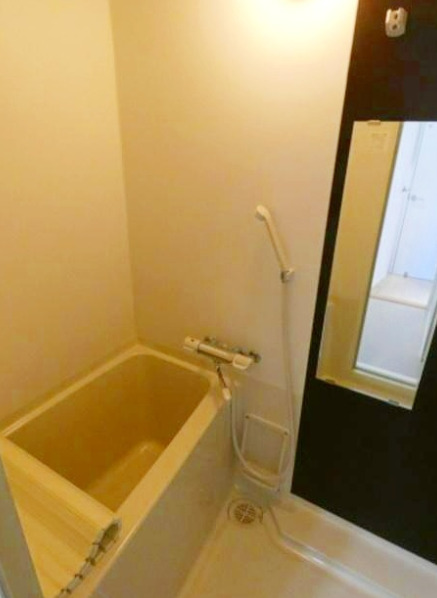 バス・シャワールーム　別部屋の画像を使用しております。