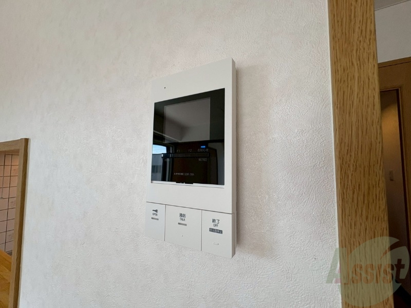 セキュリティ　ＴＶモニター付インターホンです。来客者の顔が見えるので安心！
