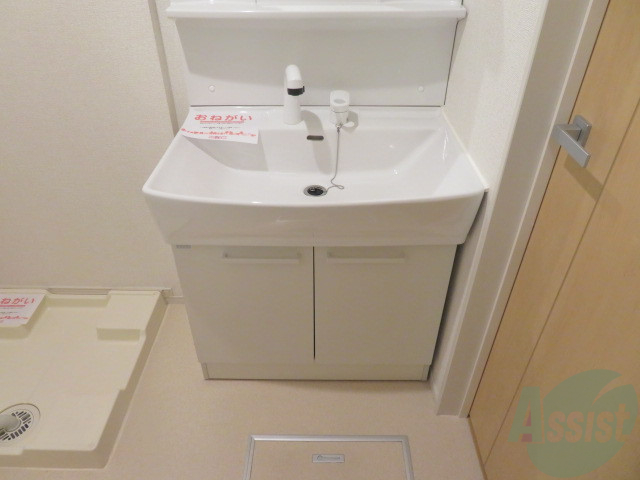 洗面設備　シャンプードレッサー。身支度はここでばっちり。