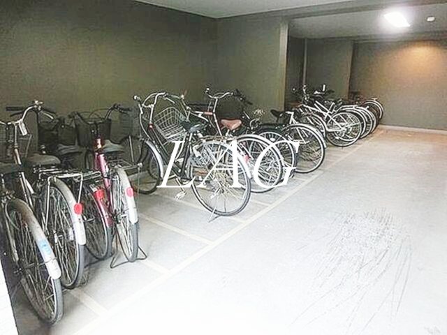 その他共有部分　駐輪場になります。