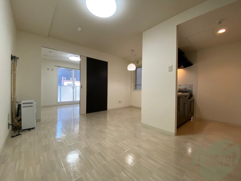 居室・リビング　広くてキレイなお部屋が広がっていて、充実した生活が送れそう。