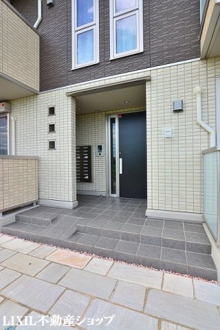 エントランス　オートロック付のエントランスです。