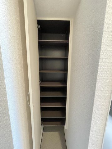 玄関　収納もある玄関です