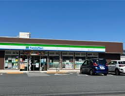 コンビニ　ファミリーマート 豊玉中三丁目店（コンビニ）まで478m