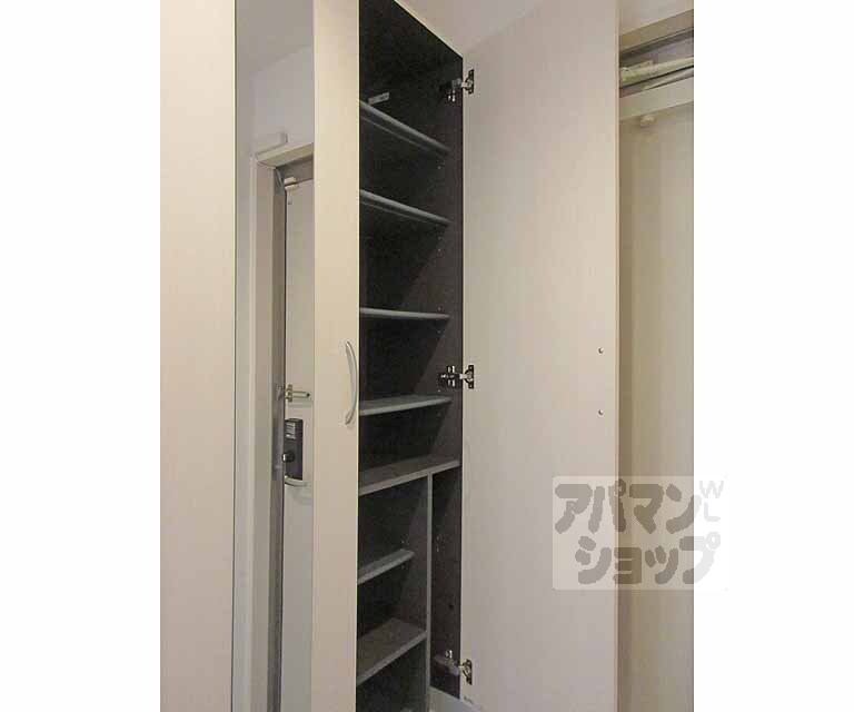 収納　シューズボックス