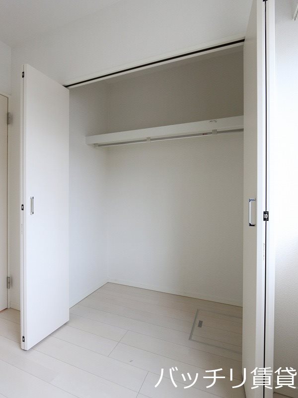 収納　同型タイプの為、現状を優先致します。