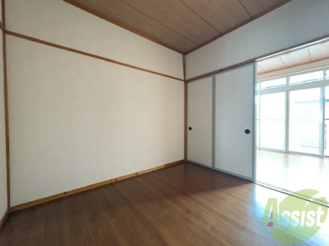 その他部屋・スペース　寝室にベッドを置いても狭く感じないです。