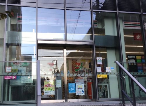 コンビニ　セブンイレブン パソナスクエア店（コンビニ）まで178m