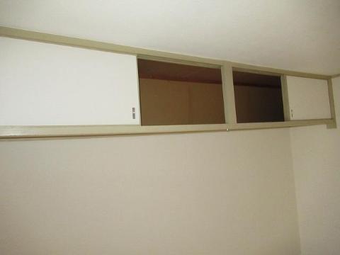その他設備　洋室収納（開）