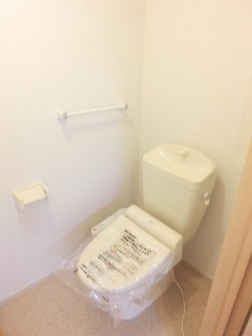 トイレ　清潔感のあるトイレです