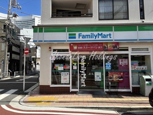 コンビニ　ファミリーマート 雨宮音楽通り店（コンビニ）まで601m