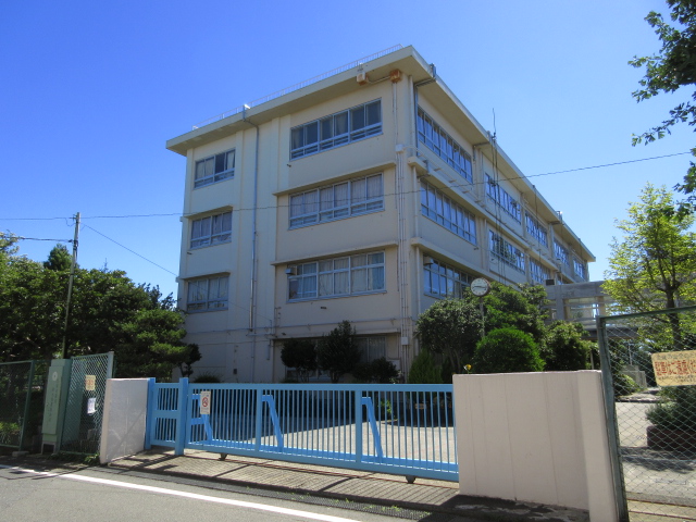 中学校　川崎市立菅生中学校（中学校）まで705m