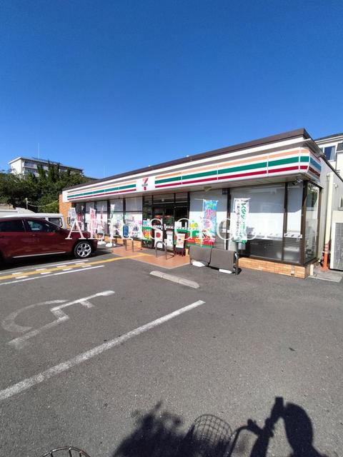 コンビニ　セブン-イレブン 世田谷上北沢１丁目店（コンビニ）まで396m