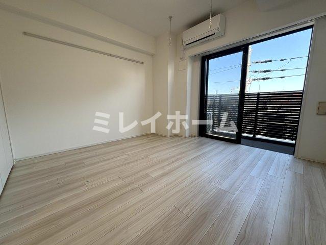 居室・リビング　同建物内、別のお部屋の参考写真になります。
