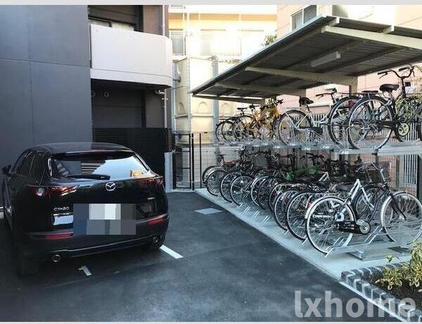 駐車場　駐車場に車を止められます