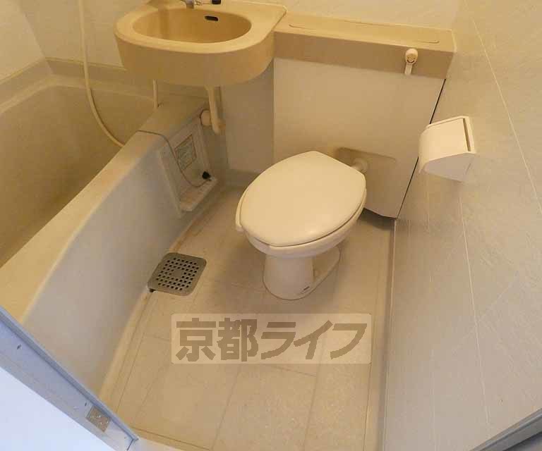 おおきに百万遍サニーアパートメントのトイレ写真