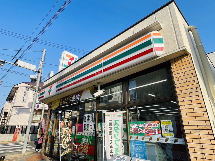 コンビニ　セブンイレブン 練馬小竹町交番前店（コンビニ）まで89m