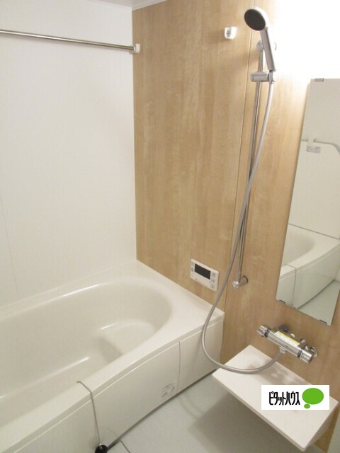 長野市 3階建 築8年の風呂写真