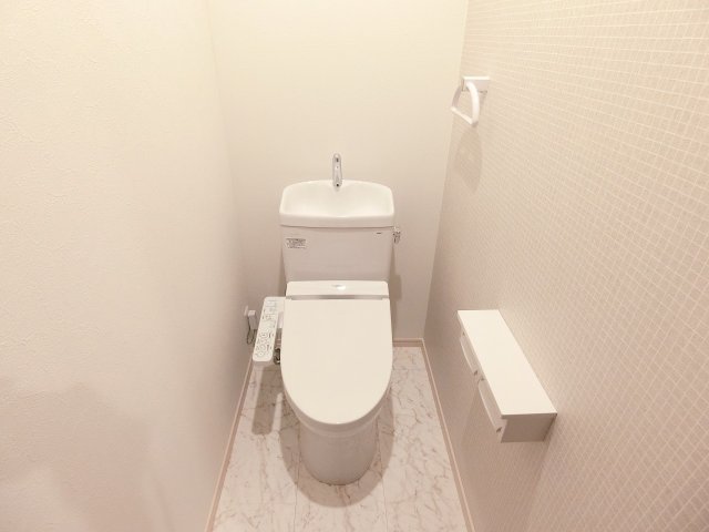 トイレ　※別号室のお写真です